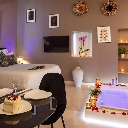 Love hôtel Aix Romantique, Vrai Jaccuzzi 2 Personnes
