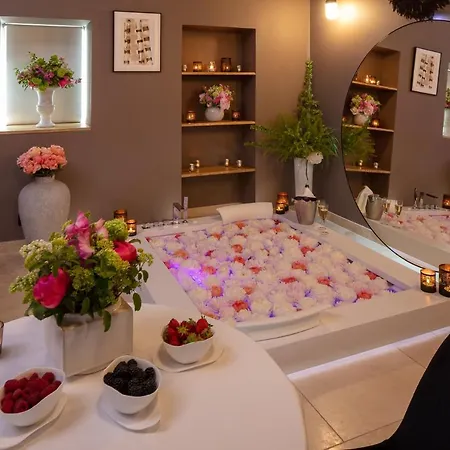 Aix Romantique, Vrai Jaccuzzi 2 Personnes *